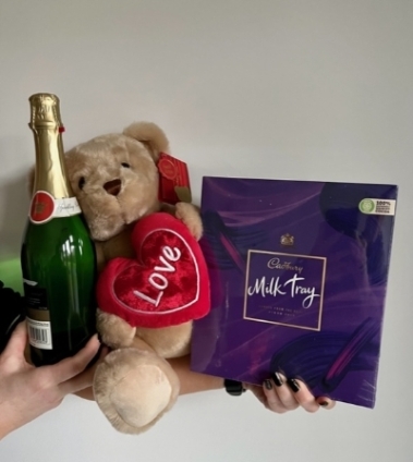 The Ultimate Romance: 24 Roses Edition